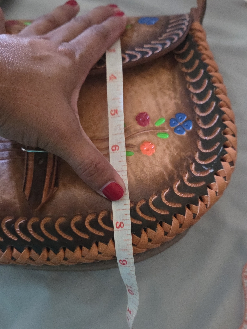 Vintage Hand-tooled Leather Handbag - Picture 8 of 9
